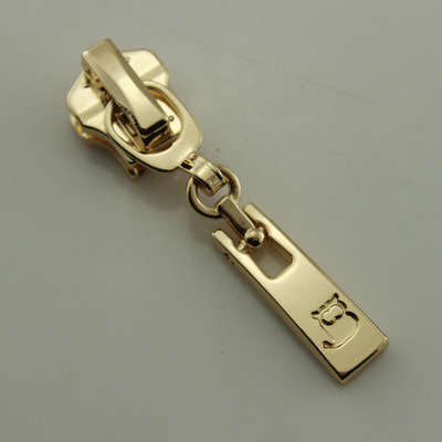 精工制造，品質(zhì)保障——石獅市榮貴五金制品加工廠，您的拉鏈頭定制專家